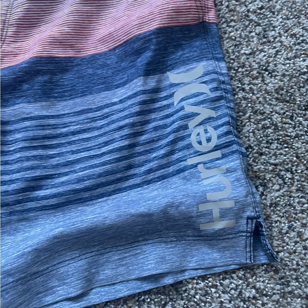 Hurley Men's Pink and Blue Gradient Stripe Swim Shorts board trunks small - Picture 2 of 6